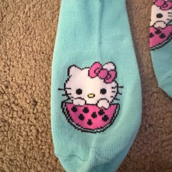 HELLO KITTY SOCKS SET OF 4 - Picture 4 of 5